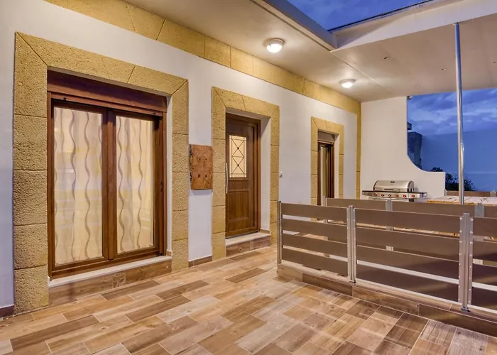 Villa Crypty