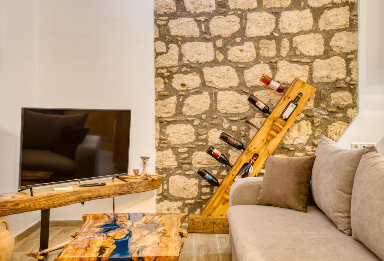 Crypty Villa Soroni